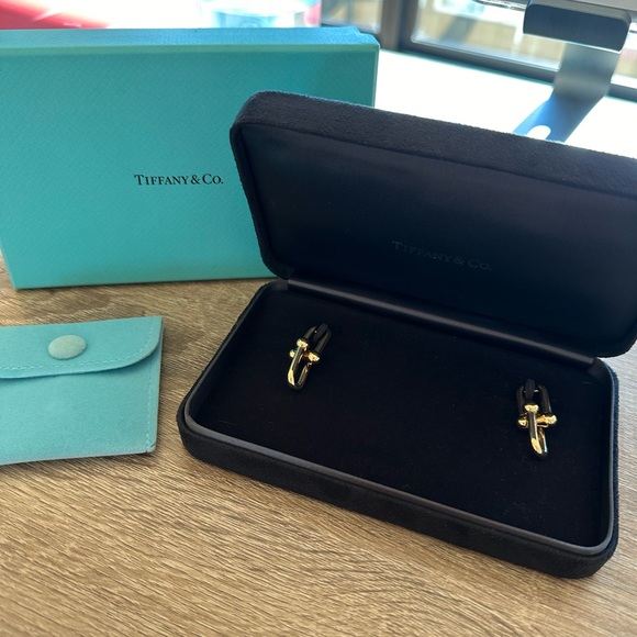 TIFFANY & CO
Yellow gold Large HardWear earrings - Picture 9 of 12